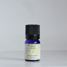 nourish / organic essential oil & spray