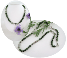 Collier noué perles nacrées vertes