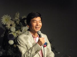 地模様のはいったジャケット