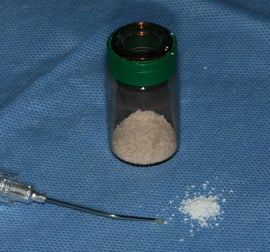 Substitut osseux et gel de régénération parodontale