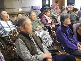 華やかな演奏に聞き入りました