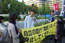9月に経産省前でハンストした岡本直也さんも応援に駆けつけた