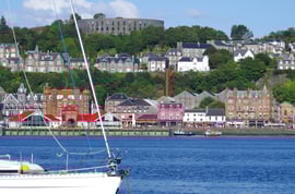 Blick vom Bojenfeld in die Oban City
