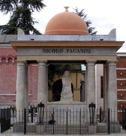 Tumba de Paganini. Parma, Italia.