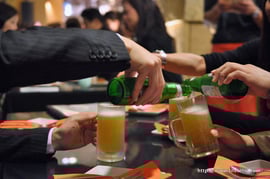 美しい3人による巴注ぎ