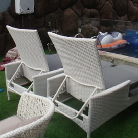 chaises longues