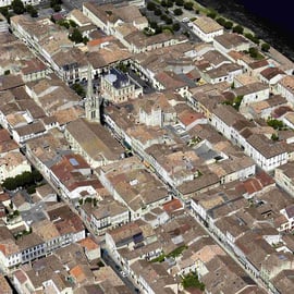 Vue aérienne de Sainte Foy la Grande, bastide médiévale du 13ème siècle