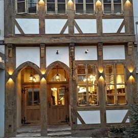 Weil dieser Bäckermeister den Meister Wirleitner kennen gelernt hatte, beschlossen beide dieses alte originale Haus wieder herzustellen.