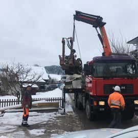 Bohranlage mittels Kran positionieren