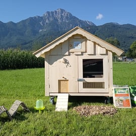 Hühnerstall mit Zubehör