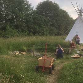 Lagerfeuerplatz vorm Tipi