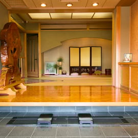 エントランス玄関正面