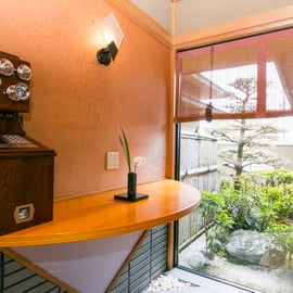 公衆電話器横庭