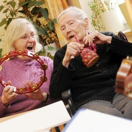 z.B. Singkreis mit leichtem Instrumentarium 