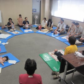 パパのベビーマッサージ