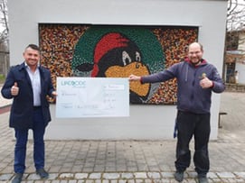 Jerome Hoerth, GF QN Europe und Florian Münster, stellvertretende Campleitung, Liegenschaft Waldpiraten.