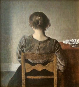 Comment pratiquer la cohérence cardiaque ? Bien assis, le dos droit, les pieds au sol.