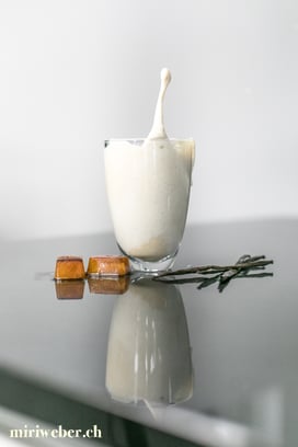 eiweiss shake, eiweiss shake selber machen, protein shake rezept, eiweiss shake rezept, latte macciato eiweiss shake, foodblog schweiz, schweizer foodbog, foodfotografie schweiz, foodphotography, schweiz, kaffee eiweiss shake, eiweiss drink
