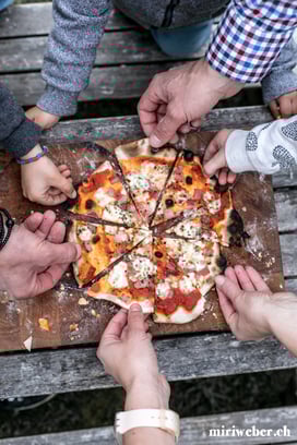 outdooroven, pizza ofen, holz ofen, garten, outdoor cooking, städler, staedler made, pieter städler, kickstarter, kleiner pizza ofen, holzofen pizza