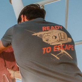 Ready to Escape T-Shirt in Pewter bei WindSucht in Hammikeln