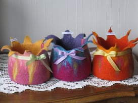 von li.: Blütenduft, Frühlingsmelodie, Chèvrefeuille