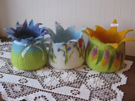 von li.: Wasserlilie,Blütenspiel, Veilchentanz