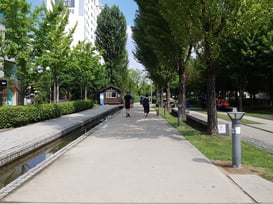 ⑤そのまままっすぐ進みます