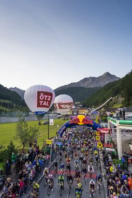 Start des 39. Ötztaler Radmarathons in Sölden (Copyright: Ötztal Tourismus/Lukas Ennemoser) 