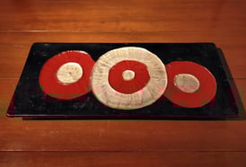 塗分銀鎬紋足付皿　松崎融