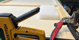 Keilrahmen mit Querstrebe ergänzt 