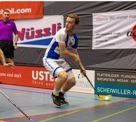 David Dürler Unihockey Spieler von GC Unihockey. EGO SPORTS WEAR Player ausgerüstet mit Hallenschuhen der Marke JOMA.