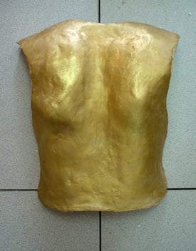 Modelado de una coraza (trasera) para teatro