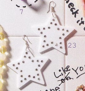 ストーン入り　スターピアス　ホワイト