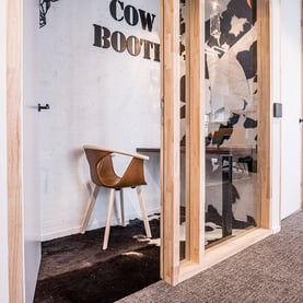 Project: Compass Group, Bruxelles; Interior design: Peter Roekens; Specialist retailer: Ahrend, Niederlande;  Photograph: Sven Coubergs, Belgien