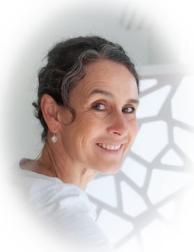 Simone Scheuner – Dipl. Masseurin, liz. Neurocoachin & RINGANA Partnerin in Biberstein b. Aarau. Begleitung hochsensitiver Menschen mit Massage, Klang & Coaching für Balance, Klarheit & Lebensfreude
