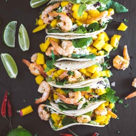 Exotische Tacos mit Shrimps.