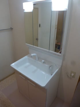 洗面化粧台　タカラ　ファミーユ　リフォーム後