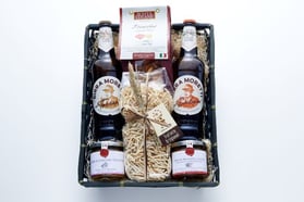 Geschenkkorb mit italienischen Spezialitäten