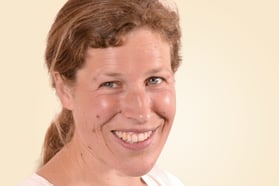 In Balance Silke Feist aus Ebringen - Gymnastiklehrerin Britta Henke 