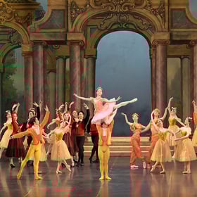 牧阿佐美バレヱ団　「くるみ割り人形」