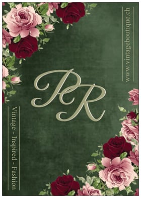 Ein Flyer im Vintage Stil grün mit rosa und roten Blumenmuster von der Boutique PowderRoom in Zürich.