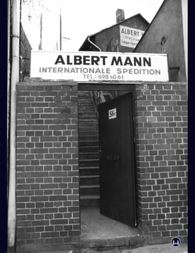 Aufgang von der Yorckstraße zum Bürogebäude der Fa. Alfred Mann.