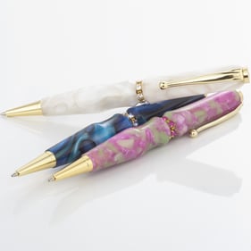 エフスタイル　ハンドメイド　メイドインジャパン　日本製　　スワロフスキー　リング　心　 贈りもの　入学 　就職　お祝い　プレゼント　父の日　ギフト　母の日　敬老の日　ご褒美　こだわり　回転式 　　おしゃれ　おすすめ　オフィス　オリジナル　かわいい　岐阜　クラフト 　手づくり　 クリスマス 　日本 　ネット　 ペン　 ボールペン　 レディース 　ステキ 　女性　 会社 　工房　 高級　 細工 　作家　 作　品　 手作り 　種類　商品　小物　職人　人気　製品　専門　珍しい　通販　ファッション　文具　面白い