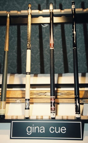 ジナのシルバーキュー(左2)