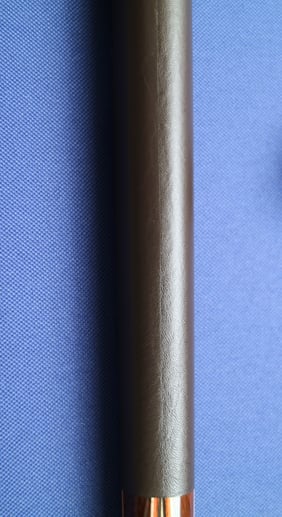 革巻きの合わせ目が視認しやすい例