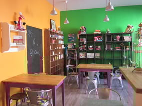 Décoration d'un café brocante à Lille