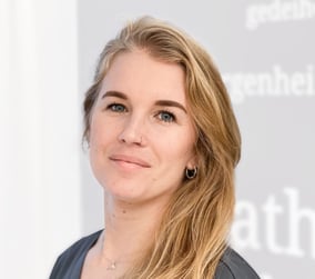 dr-schneider-luzern-Portrait_Naomi-Collis