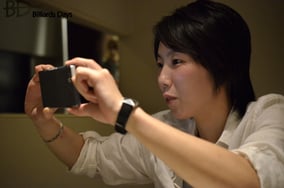 何かを撮る河原千尋プロ（JPBA）