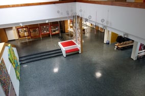 Aula, Eingangsbereich