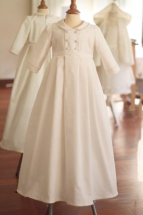Robe baptême mixte longue traditionnelle automne hiver en velours de coton. Modèle robe baptême fille ou garçon Lucas, Fil de Légende. Magasin baptême bébé Paris, Neuilly-sur-Seine. Envois dans toute la France.